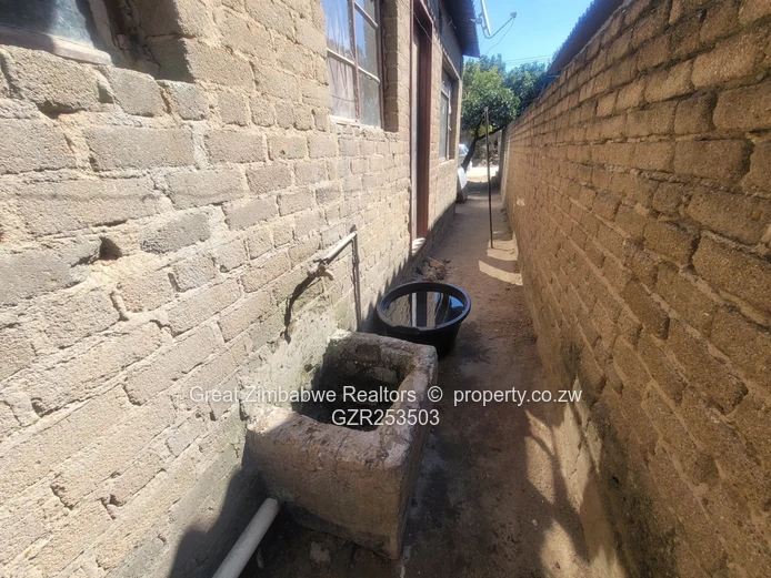 House For Sale In Runyararo West